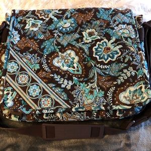 VERA BRADLEY MESSENGER BAG